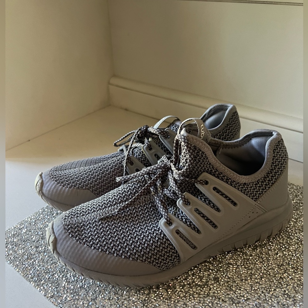 Boys Adidas Ortholite Size 5